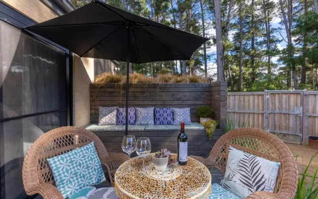 Pine Beach Guest House in the Heart of Balnarring