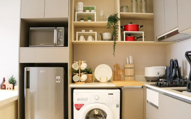Modern Look And Comfortable 1Br Gold Coast Apartment Pik
