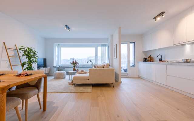 Luminous Family Apartment With Magnificent View