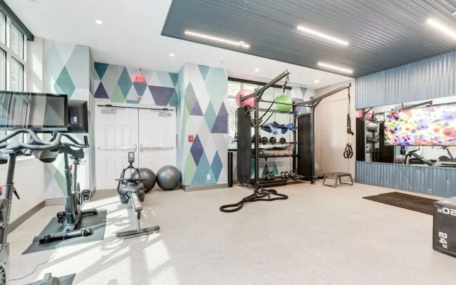 Elegant 2BR Apartment Minutes From DC
