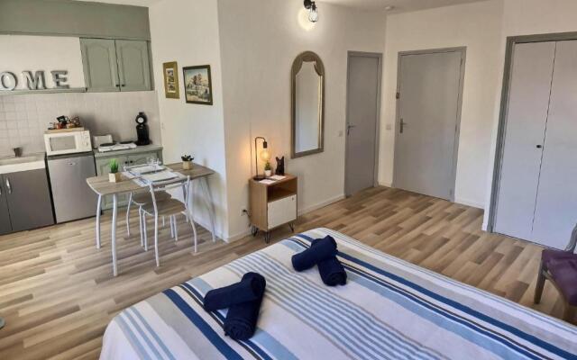 Studio vue sur les toits, lumineux Moustiers #2