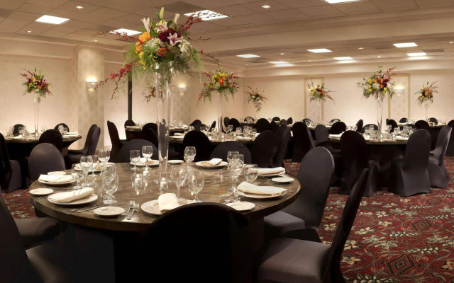 Embassy Suites by Hilton Houston Near the Galleria