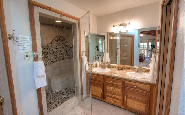 Bear Country by Lake Tahoe Accommodations