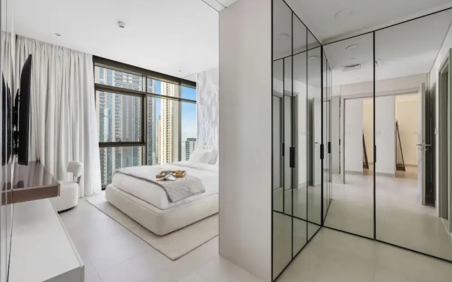 Serene 1BR Escape with Burj Khalifa View