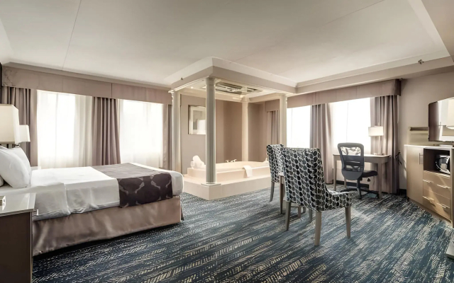 Monte Carlo Inn - Brampton Suites