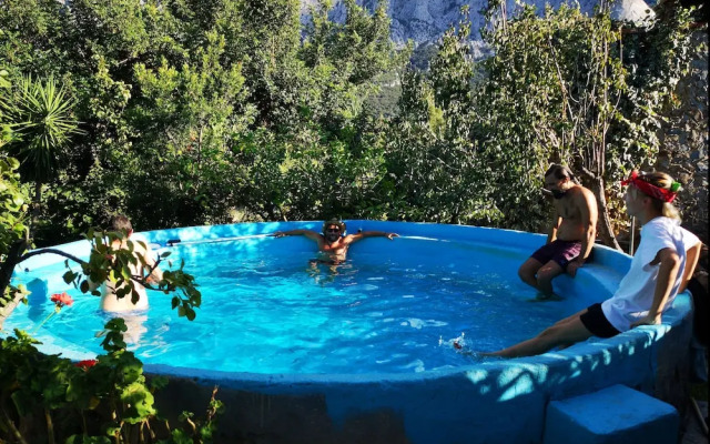 1st Private Room in the Attic With Shared Bathroom use