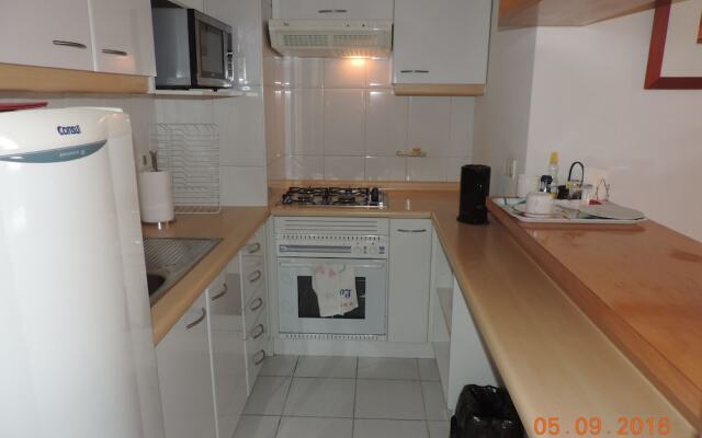 At Home Roger de Flor