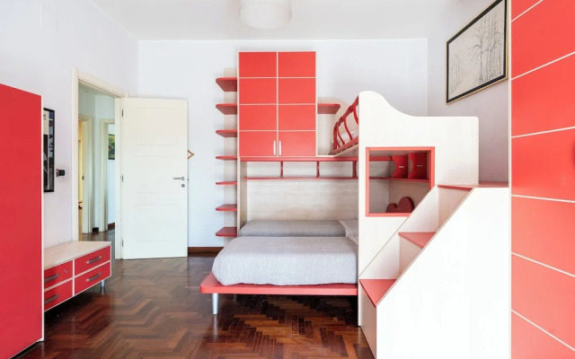 Roomy Family Apartment by Wonderful Italy