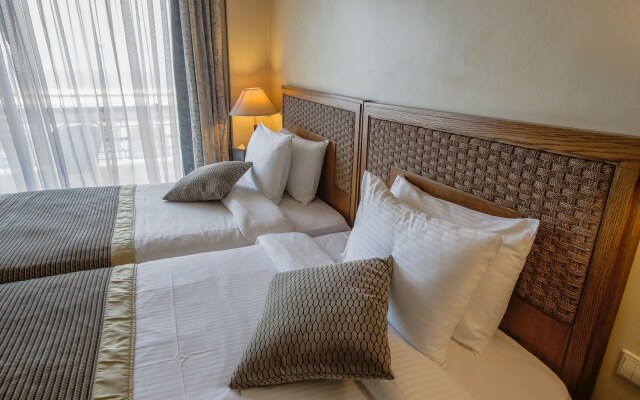 Warwick Palm Beach Hotel