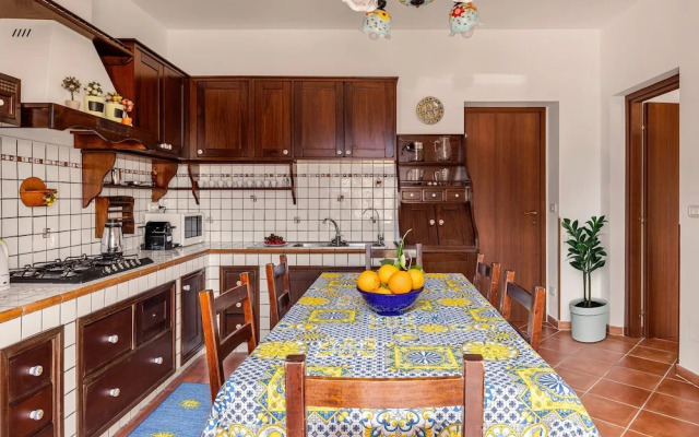 VFH The Castle Bay apartment and terrace