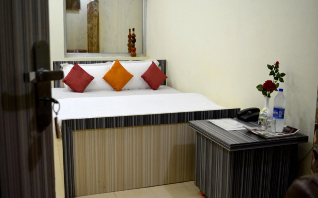 Hotel Dhingra Residency