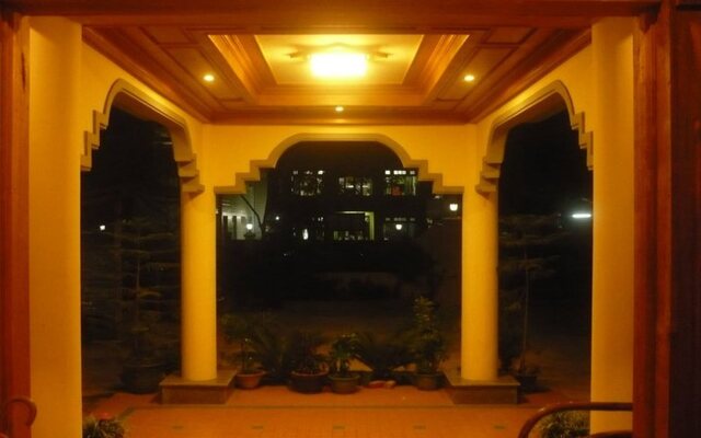 Mr. Charles Hotel
