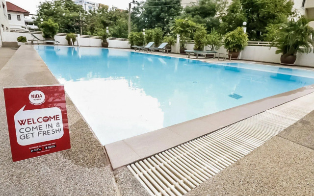 席娜卡琳拉玛苏安隆奈达酒店(Nida Rooms Srinakarin Rama Suan Luang)