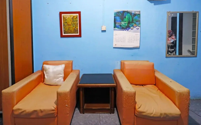 SPOT ON 91591 Rafika Homestay SyariahNearTempat Makan Pagi Sore Nohil