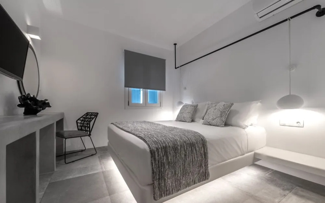 Manesis Suites