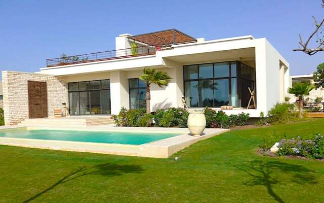 13 Bedroom Villa With Heated Pool, Golf Course, Seaside