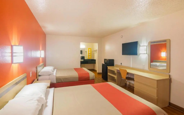 Motel 6 Bremerton, WA