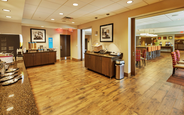 Hampton Inn & Suites Irvine-Orange County Airport