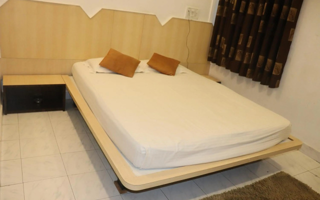 OYO 1959 Hotel Raj