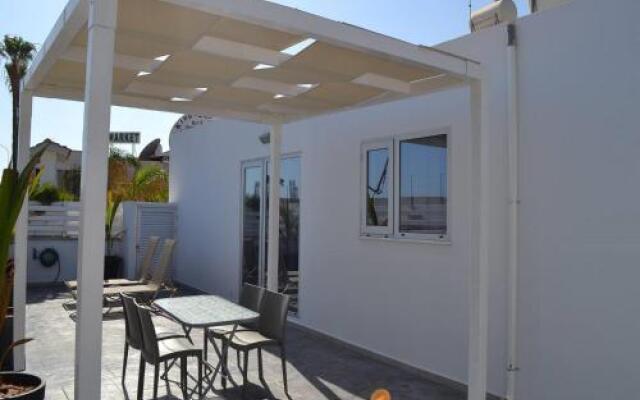 Makronissos Beach Studio