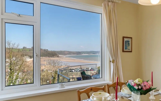 White Sails - Beach and Harbour Views