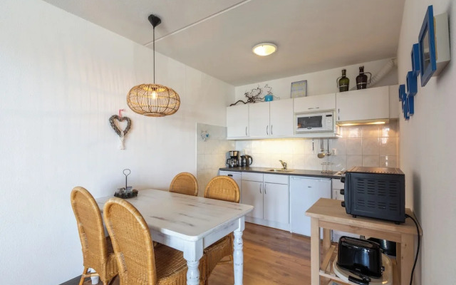 Spacious Seaside Apartment