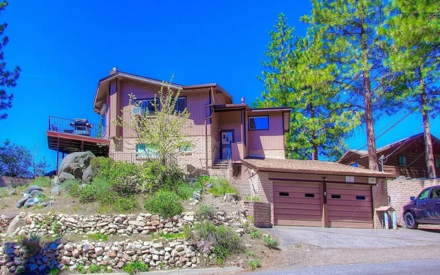 The Heights 4 Bedroom Home by RedAwning