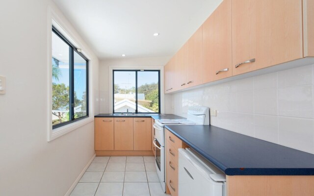 Sandy Point Road, 8, Sandy Bottoms