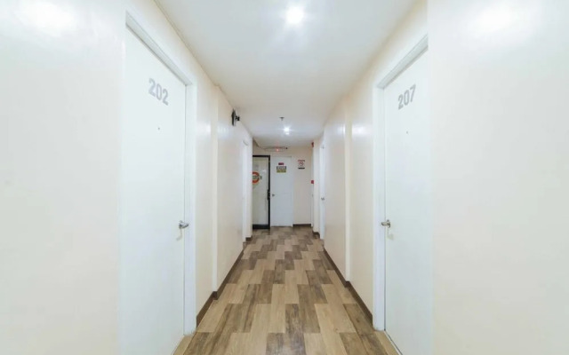 RedDoorz Plus Near SM Lanang Davao