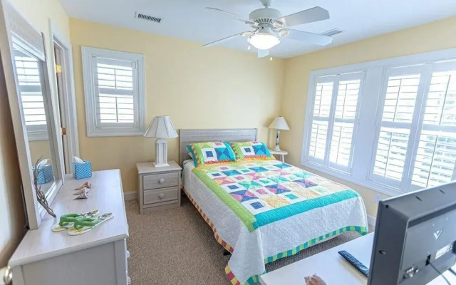 Ramons Roost 5 Bedroom Condo by Redawning