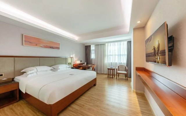 The King Lycra Hotel