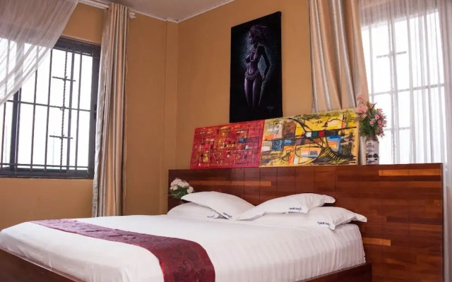 Triple Hill Hotel