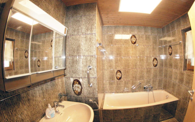 The Seefeld Retreat - Central Family Friendly Apartments - Mountain Views