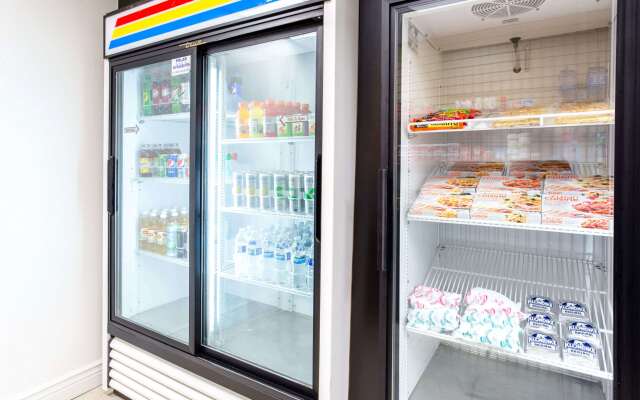 Ramada by Wyndham Marina