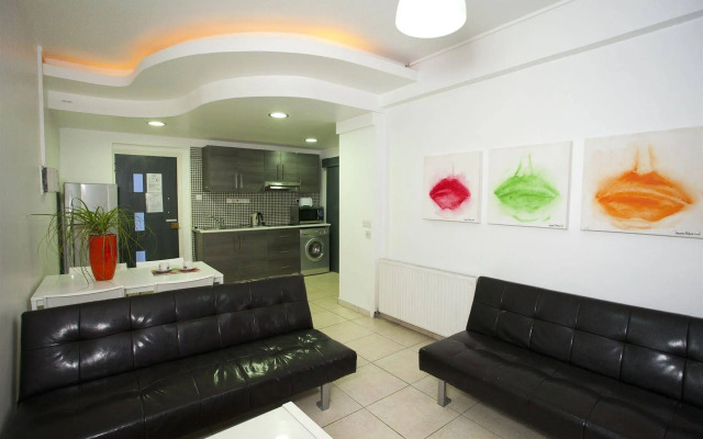 The Palms Hotel Apartments