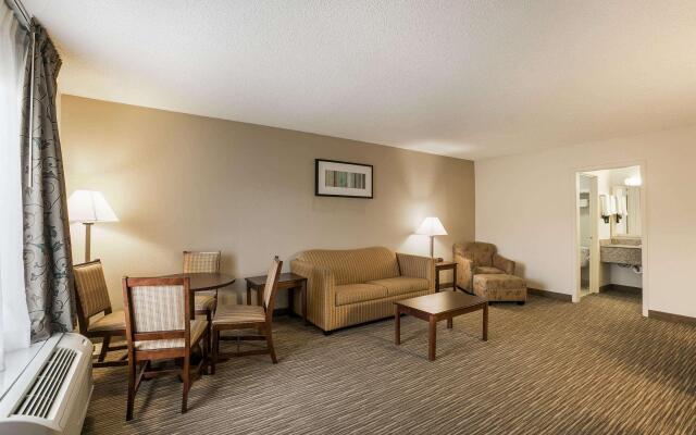 Quality Inn & Suites near Lake Eufaula