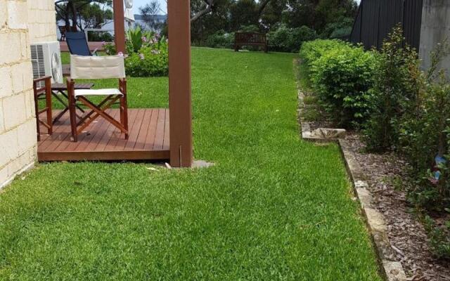 By The Beach Bed And Breakfast Holiday Apartments