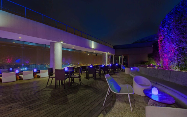 Sheraton Grand Bangalore Hotel at Brigade Gateway