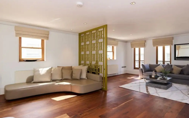 The Radnor Mews Residence Stylish 3bdr Mews House