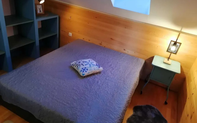 Apartment Sleeps 4 With Lake View