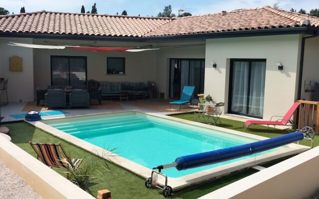 Les garrigues Ensoleillées