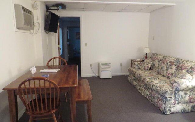 Bayside Inn & Marina