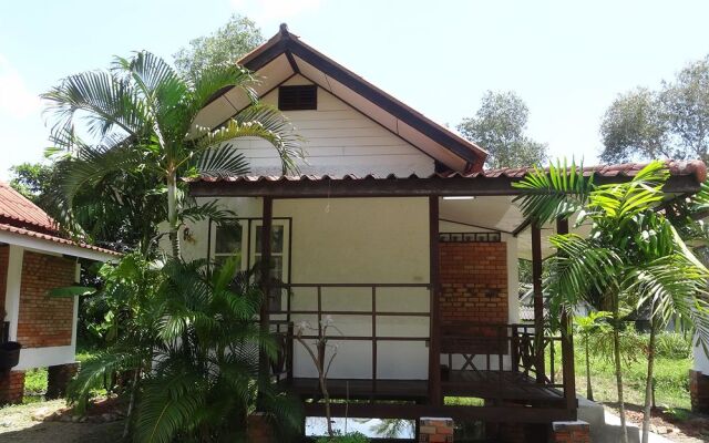 Sand Beach Bungalow