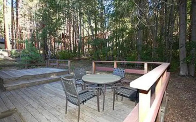 RedAwning June Way Holiday home 1