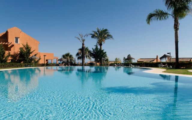 Luxury furnished 1 Bedroom with views AA16