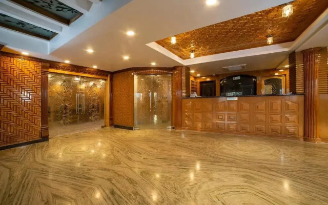 Opera Inn by OYO Rooms