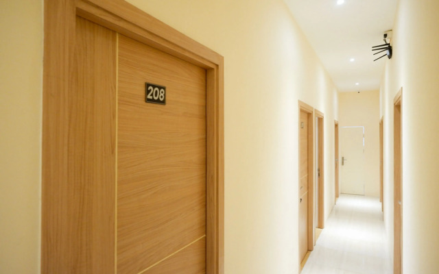 RedDoorz Plus @ Losari Makassar