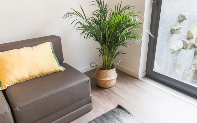 Trind5 · Samasal Trindade Apartments #5 Next to Aliados!