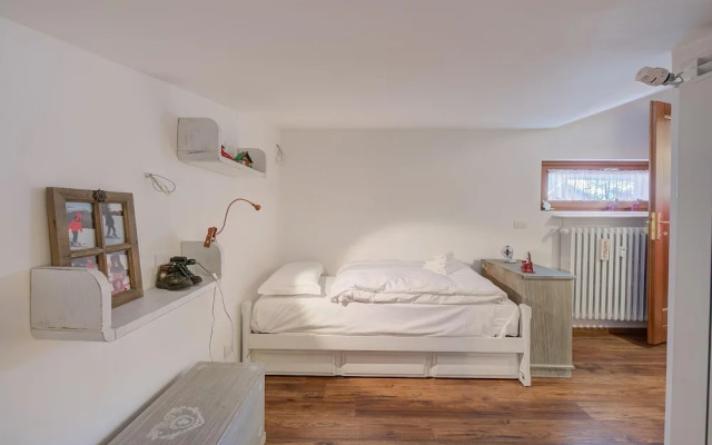 White House Ski Relax