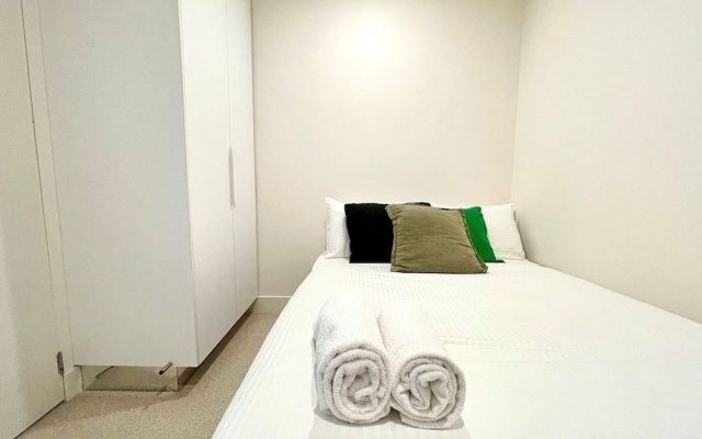 Readyset Apartments at Vision – Guest Rooms – Melbourne